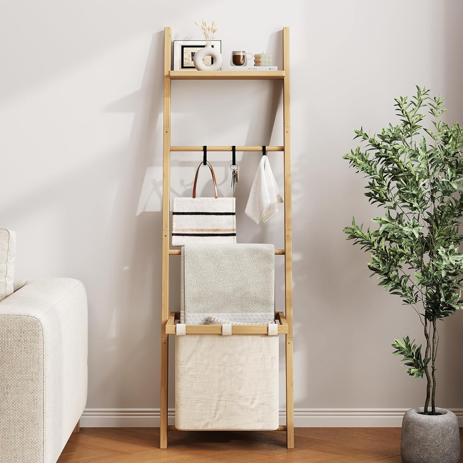 63" Bamboo Blanket Ladder with Shelf, Fabric Basket and 5 Hooks, 4 Tier Leaning Blanket Rack, Farmhouse Towel Ladder Rack, Decorative Quilt Rack Holder for Living Room Bedroom Bathroom, Natural Wood